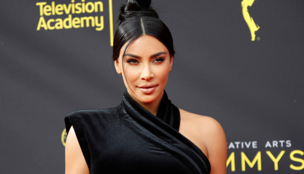 Trenutak kad je filter "zakazao", a svet video kako ona zaista izgleda: Kim Kardašijan bleda senka nekadašnje lepotice, njeno lice je izobličeno