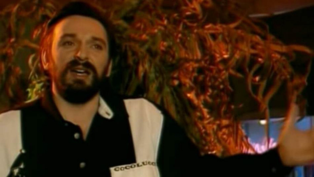 Cela bivša Juga je pevala njegov hit: Bio je velika ZVEZDA 90-ih, a onda je NESTAO posle velike tragedije, evo kako PEVAČ danas izgleda