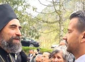 OVO JE ČUDO! OVO SU IZGLEDA NEKA SRETNA VREMENA! Pogledajte reakciju episkopa Metodija kad je ugledao predsednika Milatovića u Murinu (VIDEO)