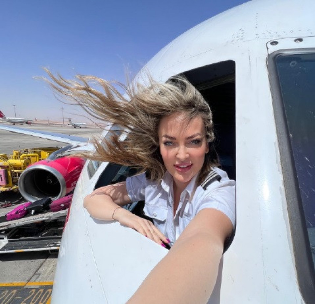 Ivana je najlepša žena PILOT u Srbiji: Govorili su joj da se bavi drugim poslom, a zbog ovoga je postala DEO ISTORIJE!
