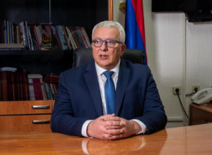 "UČESTVUJEMO U ŽALOSTI PORODICAMA NASTRADALIH" Andrija Mandić uputio telegram saučešća predsedniku Srbije
