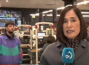 Nije primetio KAMERE, pa pljačkao prodavnicu UŽIVO u programu: Najčudniju reakciju je pokazala REPORTERKA