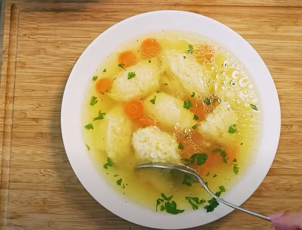 Pileća supa postala hit u svetu u borbi sa prehladom: Naše bake su oduvek znale, samo jedan sastojak je ključan u ovom jelu