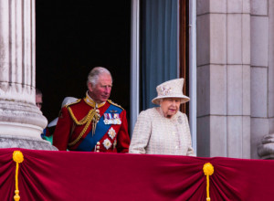Evo gde je Čarls bio u trenutku smrti kraljice Elizabete: Njegova majka je ispuštala poslednji dah, a on nije bio uz nju