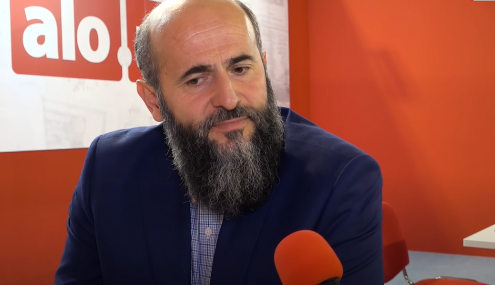 Muftija Zukorlić nas je sve UPOZORIO na destrukciju našeg DRUŠTVA: "Ovo ludilo će da prođe, al odneće veliki danak"