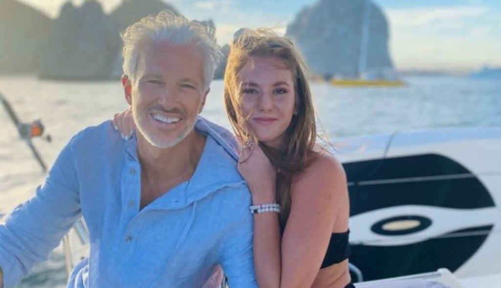 Njemu je 45, a ona je 20 godina mlađa: Žene pokušavaju da joj ga OTMU, ali ona ima "trik" kako da sklone prste od njenog dečka