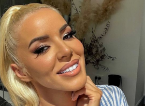 Jovana je bila u vezi sa poznatim pevačem, pa njegovom kolegi rodila ćerku: Bajka se završila, a sad uživa u novoj