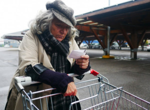 Tihi simptomi DEMENCIJE koje možete da uočite pri KUPOVINI: Na ovih osam SIGNALA posebno obratite PAŽNJU