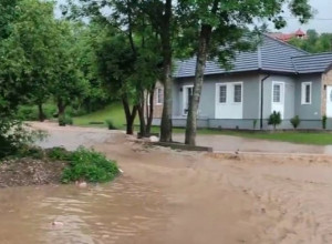POPLAVE U REGIONU Izlile se reke u BiH i Hrvatskoj- Na Uni kritično