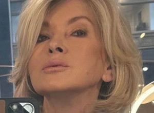 Marta se u 81. godini slikala u KUPAĆEM za naslovnu stranu magazina: Izgleda DUPLO mlađe, a ključ su tri navike