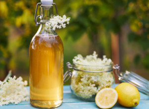 Napravite sirup sa ukusom proleća: Starinski recept za jednostavan, zdrav i ukusan sok od zove