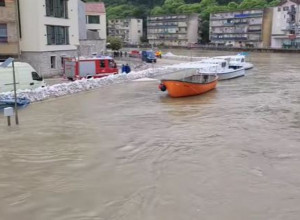 PRETE VELIKI VODENI TALASI Hrvatska u haosu zbog poplava (VIDEO-FOTO)
