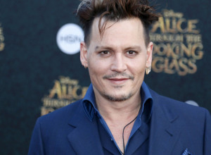 Ne liči na SEBE: Svi su se obradovali povratku slavnog GLUMCA, ali nikome nije jasno zašto je plakao