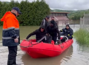 Uspešno evakuisani fudbaleri Slobode iz Novog Grada (VIDEO)