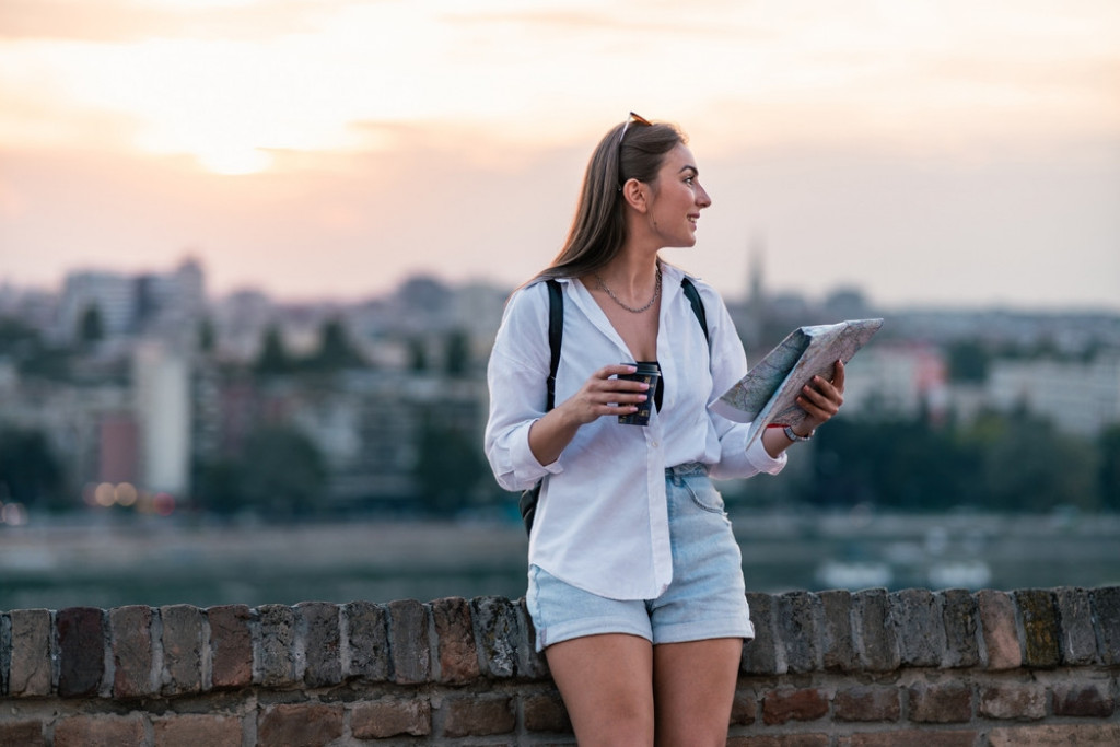 Kada bi SRBIJA bila žena očima veštačke inteligencije: Fotka je ZAPALILA društvene mreže, a svi su gledali u jedan detalj!