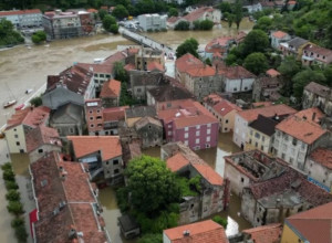 VRH POPLAVNOG TALASA U HRVATSKOJ: Pretnja se očekuje tokom noći