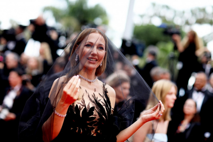 Hurem se pojavila u Kanu i jedva su je prepoznali: U čipkanoj crnoj haljini podsećala je na CRNU UDOVICU