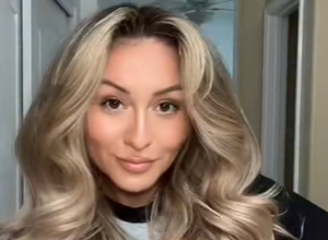 Glamurozna "fen" frizura zaludela je svet: Minimalnom upotrebom, preparata do frizure holivudskih diva!