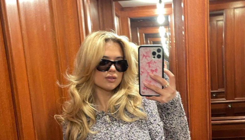 Stilizovanje kose viklerima se vraća na velika vrat: Sjajan trik kako postići volumen iz korena!