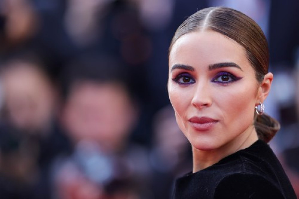 Do struka Odri Hepbern, od struka Pepeljuga: Fanovi komentarišu da im se prvi put ne sviđa Olivijino izdanje
