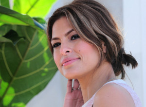 Bila je najpoželjnija žena sveta: Slavna gkumica je razvila modnu liniju, a i danas pleni harizmom i lepotom!