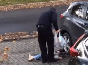 Ne mogu da verujem šta vidim, ovo je zlostavljanje: Dečak je pokazao bes, a otac ga poneo "kao vreću" i izazvao burne reakcije