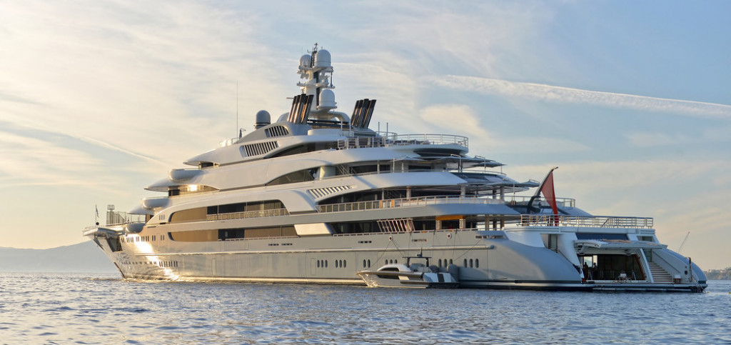 Jezivo! Devojke iz Evrope prodaju svoje telo na jahtama u Kanu, postoji i tačan cenovnik "usluga", a evo ko su im "klijenti"