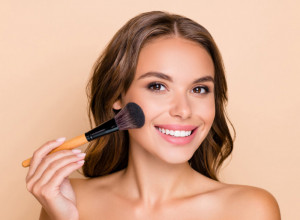 Izgledaćete zavodljivo i privlačno: Pet pravila u šminkanju koje mora da zna svaka žena