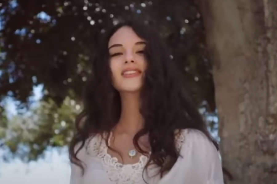 "Ista je majka": Ćerka Monike Beluči oduševila na snimanju reklame u Rimu