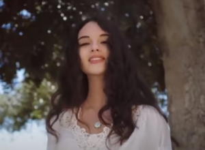 "Ista je majka": Ćerka Monike Beluči oduševila na snimanju reklame u Rimu