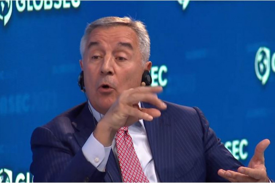 I U PENZIJI OPSEDNUT SRBIJOM - MILO SAVETUJE: Izvucite se iz krila Rusije, uvedite joj sankcije i pustite Kosovo u UN