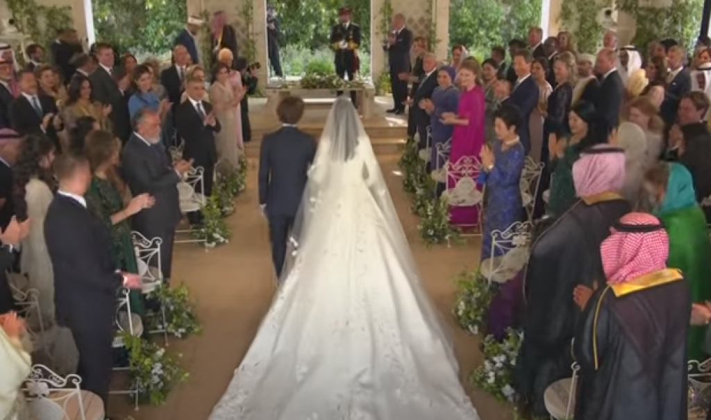 Ovo venčanje je ceo SVET čekao da vidi: Jedan od najbogatijih ljudi ženi SINA, a svi gledaju u mladinu venčanicu