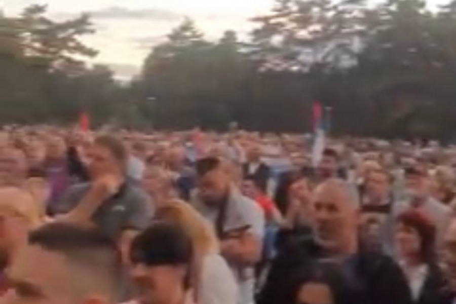 SNIMAK IZ NIKŠIĆA OD KOG ĆE ZAIGRATI SRCE SVAKOG SRBINA: Orilo se Kosovo je Srbija (VIDEO)