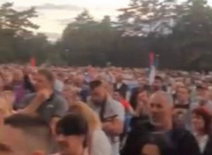 SNIMAK IZ NIKŠIĆA OD KOG ĆE ZAIGRATI SRCE SVAKOG SRBINA: Orilo se Kosovo je Srbija (VIDEO)