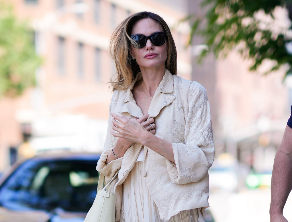 Retro pantalone biće hit jeseni: Muškarci kažu da su najružnije na svetu, a žene tvrde da od njih ne postoji ništa udobnije