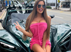 Hrvatica držala tezgu na pijaci sa mandarinama, a sad prodaje gole slike na onlifensu: Ovako danas izgleda hit PIJAČARKA(FOTO)