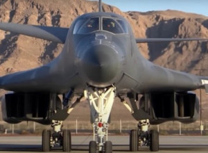ZVERSKI JE BOMBARDOVAO SRBIJU, SADA NAM SE OPET PRIBLIŽIO U komšiluku "boravio" najopasniji bombarder na svetu, vredan neverovatnih 317 miliona (VIDEO)