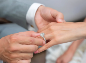 Milioner zaprosio Kristinu, pa na proslavi veridbe uradio nešto brutalno: Ona u suzama, gosti u šoku, ne veruju šta slušaju