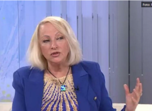 Nutrecionista otkrila šta treba jesti u letnjim danima: Na našem tanjiru treba da se nađe crveno, žuto i zeleno, a ova voćka je posebno važna