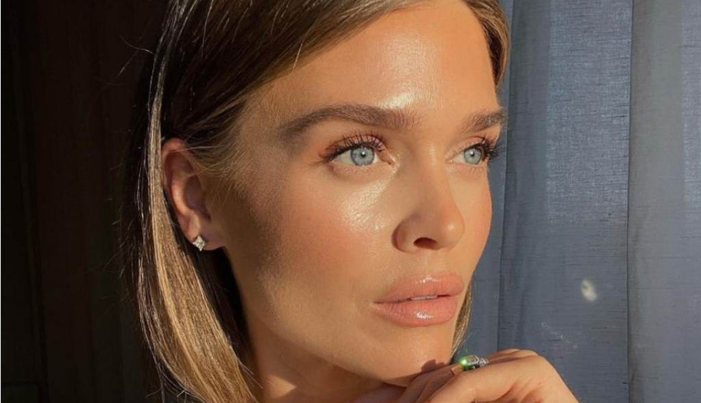 Glazirane oči su novi hit u bjuti svetu: Biserna šminka zaludela je influenserke, izgleda fantastično
