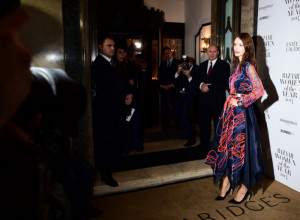 Pokorila Veliku Britaniju: Srpskoj modnoj kreatorki Roksnadi Ilinčić, Kralj Čarls odao priznanje