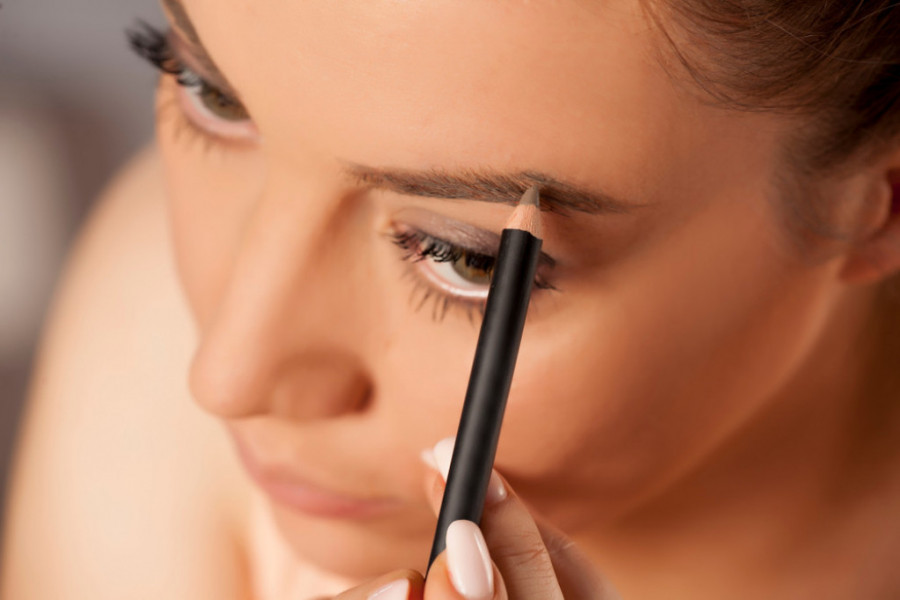 Želite savršene obrve? Evo kako do njih uz pomoć 7 trikova, sve lepotice ih moraju znati!