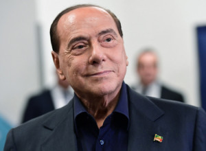 Preminuo Silvio Berluskoni: Zvali su ga "besmrtni", svaku ženu je ostavljao zbog mlađe, a na venčanje sa Martom (33) potrošio je 400.000 evra