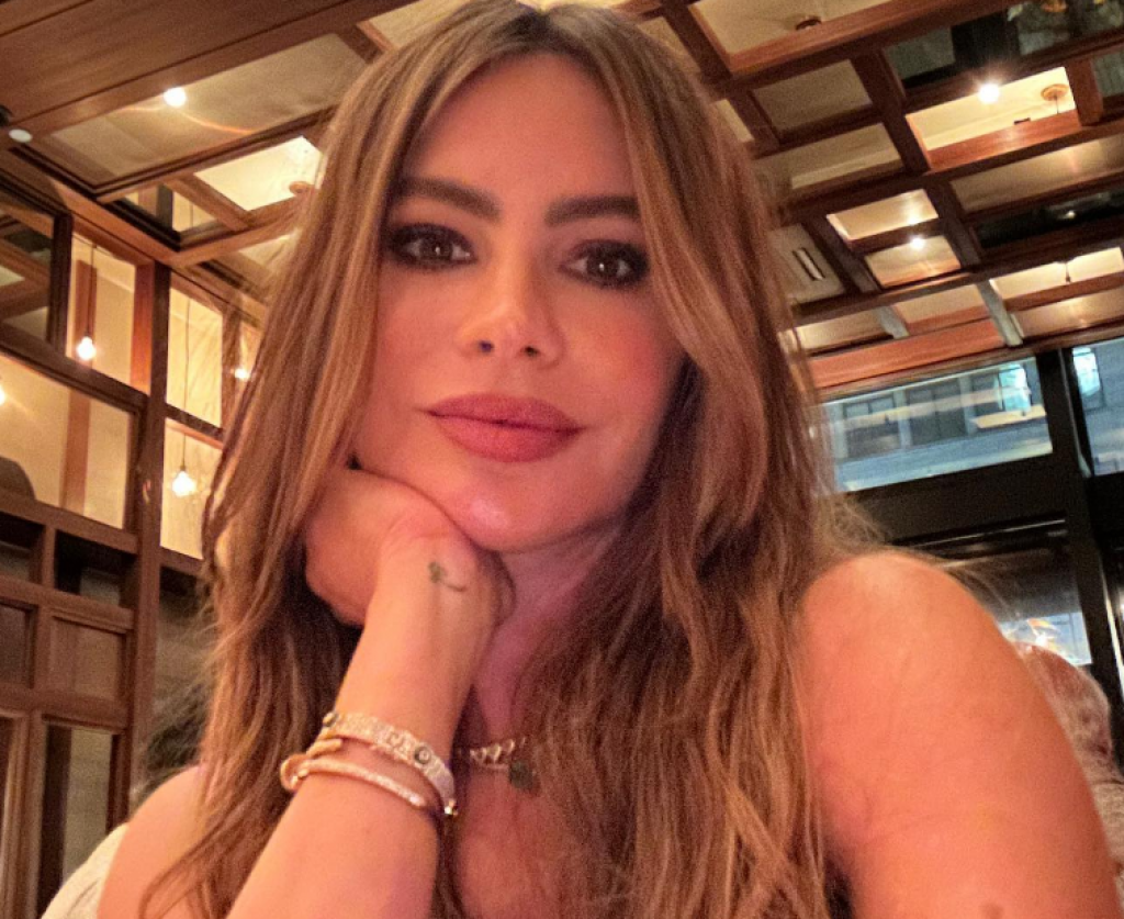Sofija Vergara proslavila 51. rođendan: Njena fotka u kupaćem kostimu neon zelene boje zapalila Instagram, komentari se samo nizali