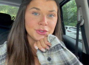 Ona radi kao dadilja kod čuvenog milionera: Evo šta sve mora da uradi za ogromnu platu, a šta joj je strogo zabranjeno