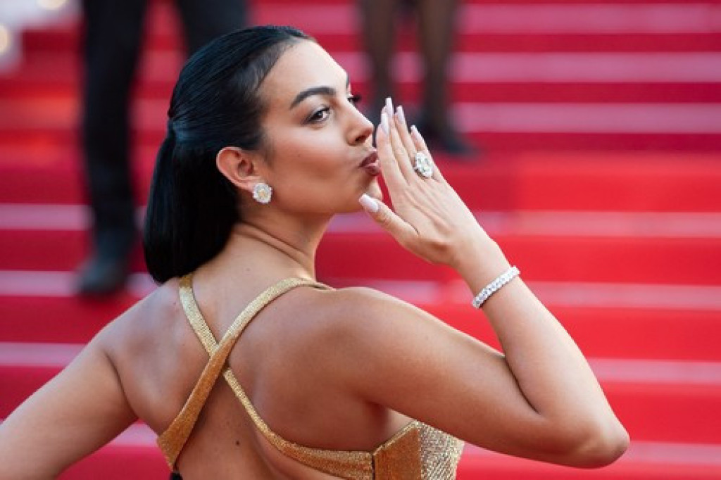 Georgina je volela njega pre Ronalda: Njena srednjoškolska ljubav je toliko opasan frajer i žene mu se nude kao na tacni