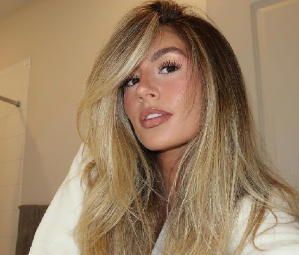 Frizura iz dvehiljaditih se vratila na velika vrata: Razdeljak na stranu zavladao je među trendseterkama