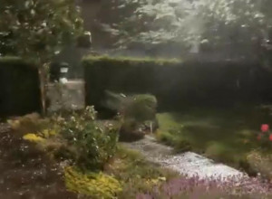 STRAŠNO NEVREME POSLE SLOVENIJE STIGLO U HRVATSKO I IDE KA ISTOKU! Munje, grad, vetar lomi drveće (VIDEO)