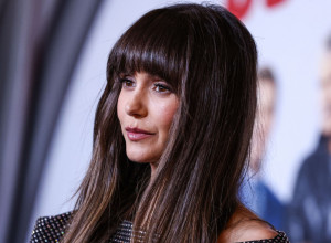 Prelepa Nina zablistala na crvenom tepihu: I ona nije odolela trendu svetlucavih haljina, koje su hit ove sezone