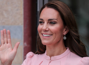 Kejt Midlton zablistala u najnovijoj modnoj kombinaciji: Njen stil je apsolutni "must-have" ove sezone!